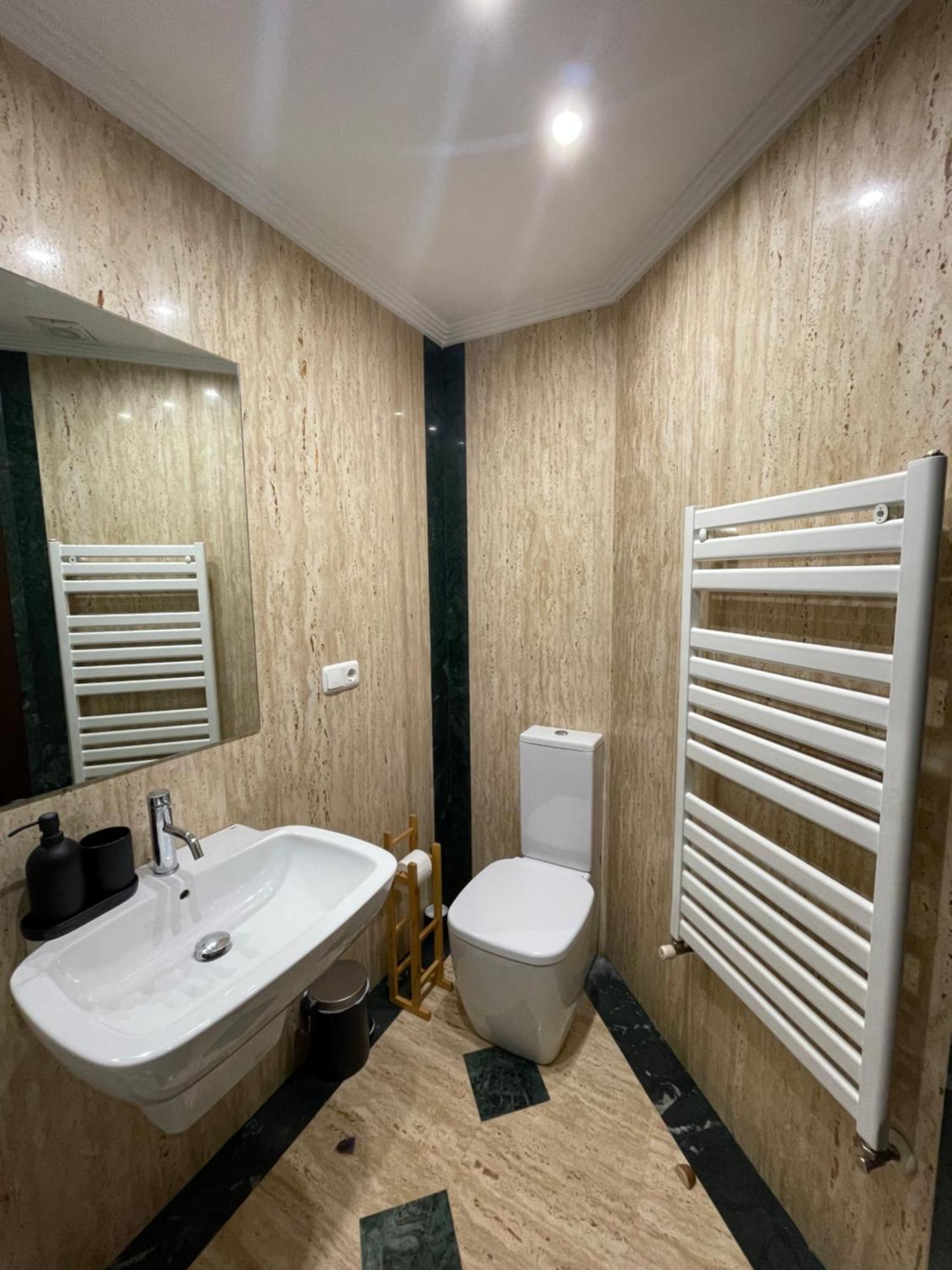 Atuaire Home Vivienda B Luminosa Parking Incluido En Plena Calle Comercial Burgos Ngoại thất bức ảnh
